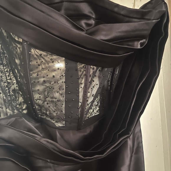 Touchdolls Venus Satin Gown (never worn w/ tag) - Picture 6 of 8